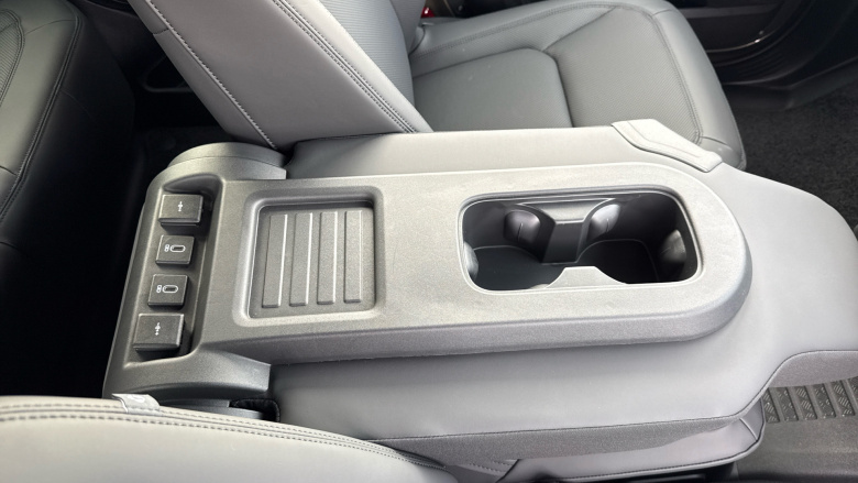 Land Rover Defender 3.0 D250 X-Dynamic SE 90 3dr Auto [6 Seat] Diesel Estate